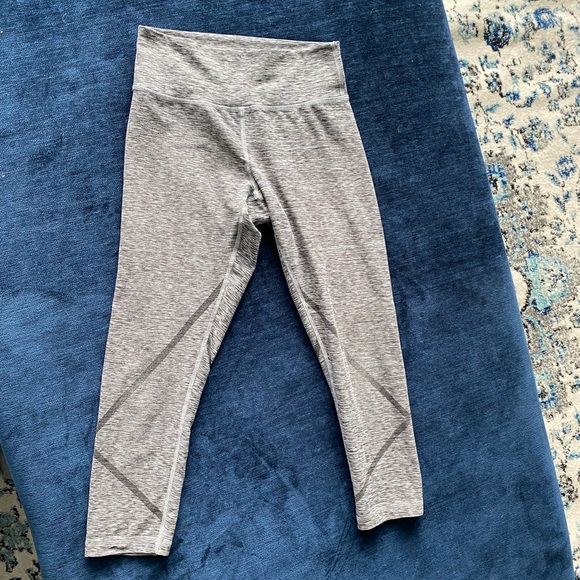 Style Reform Women’s Gray Skinny Leggings Size Medium Exhale Graphic Back Leg - Picture 5 of 8